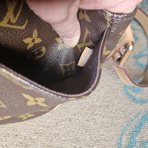 Authentic Louis Vuitton Menilmontant Messenger Cros Bag PM Brown Monogram Canvas - Picture 13 of 13